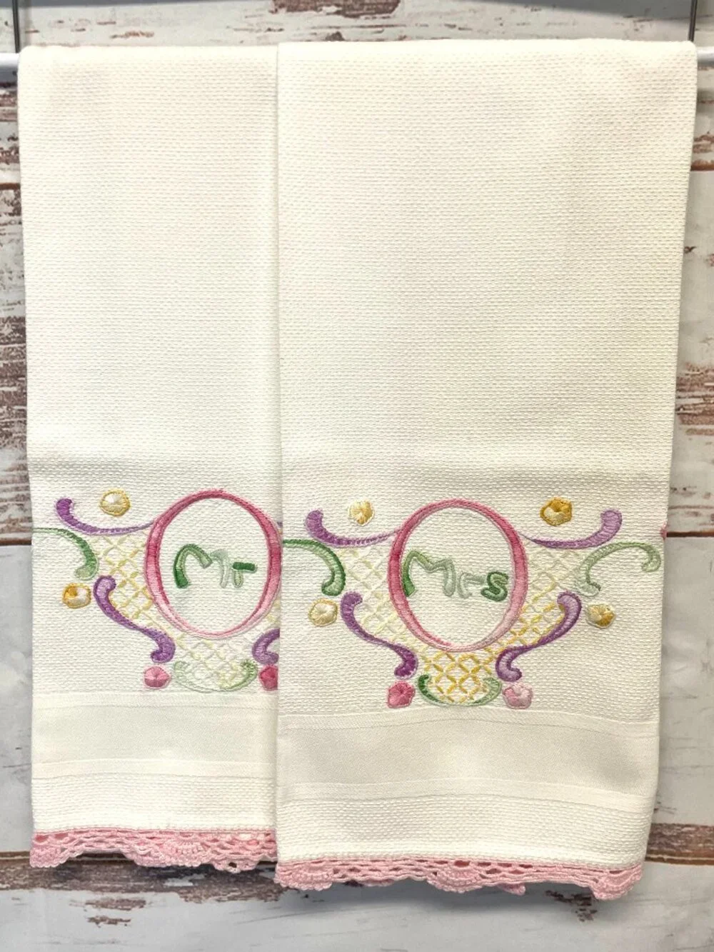 Vintage canon pair of embroidered Mr. & Mrs. Towels